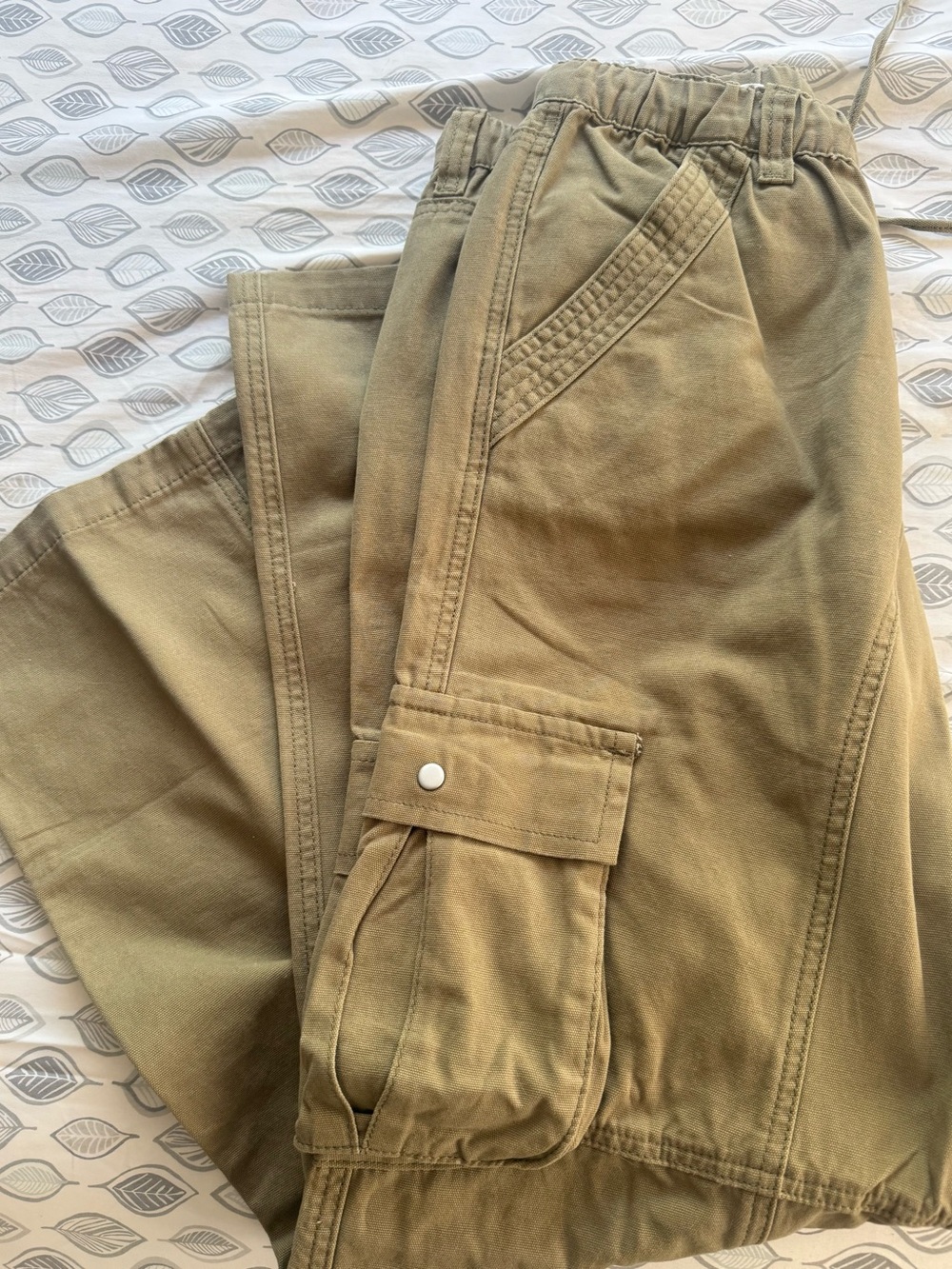 Women’s Olive Green Cargo Pants - Elastic Waist Utility Style